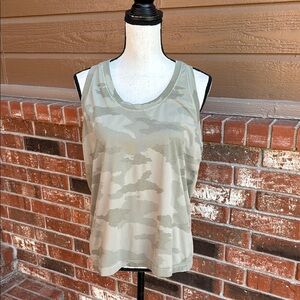 Athleta Momentum Seamless Camo Workout Gym Tank Top Women's Size Extra Large
